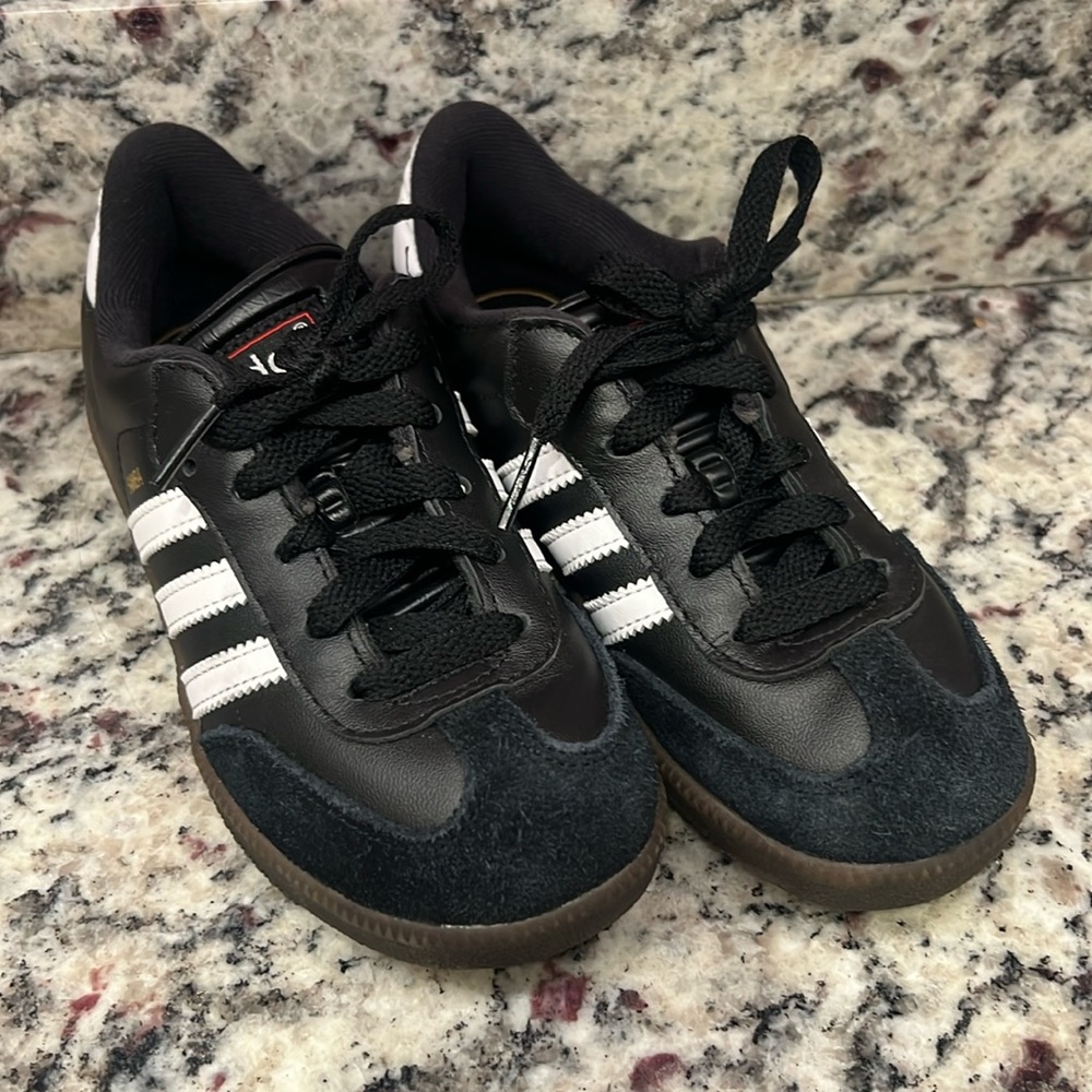 Kids Adidas Samba sneakers indoor soccer shoe